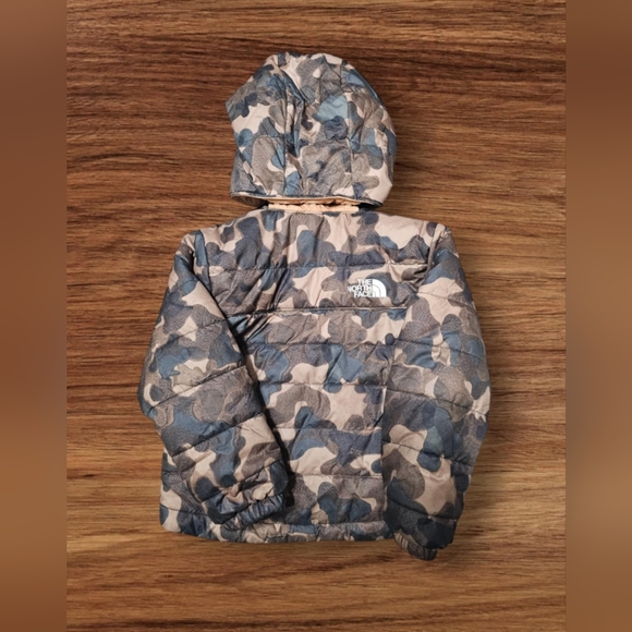 The North Face Boys Reversible Mt Chimbo Zip Hooded Jacket Camo XS xsmall (6) - Picture 2 of 5